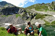 04 Un attimo di sosta al Lago di porcile di sopra (2095 m)